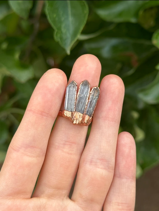 Quartz point ring adjustable