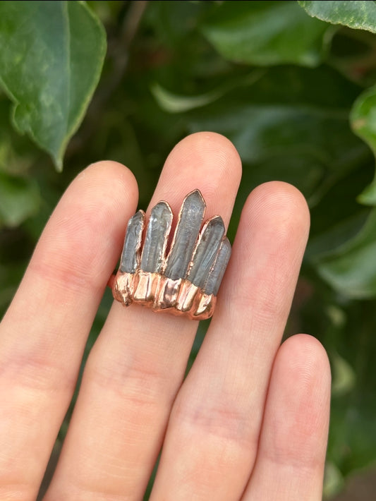 Quartz point ring adjustable