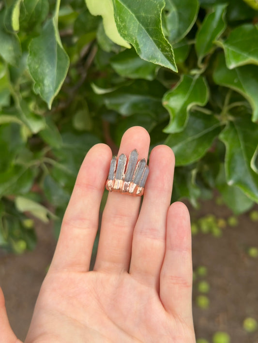 Quartz point ring adjustable